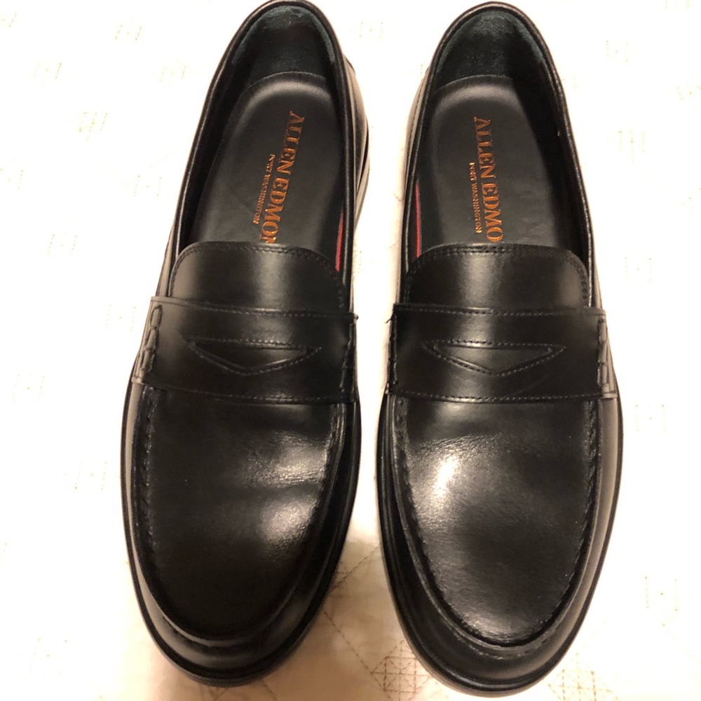 Allen Edmonds Penny Loafers Driggs. New in box.